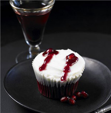 Lily Vanilli Vampire bite