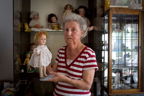 kim-guthrie-Pam-with-her-Shirley-Temple-doll kim-guthrie-Pam-with-her-Shirley-Temple-doll